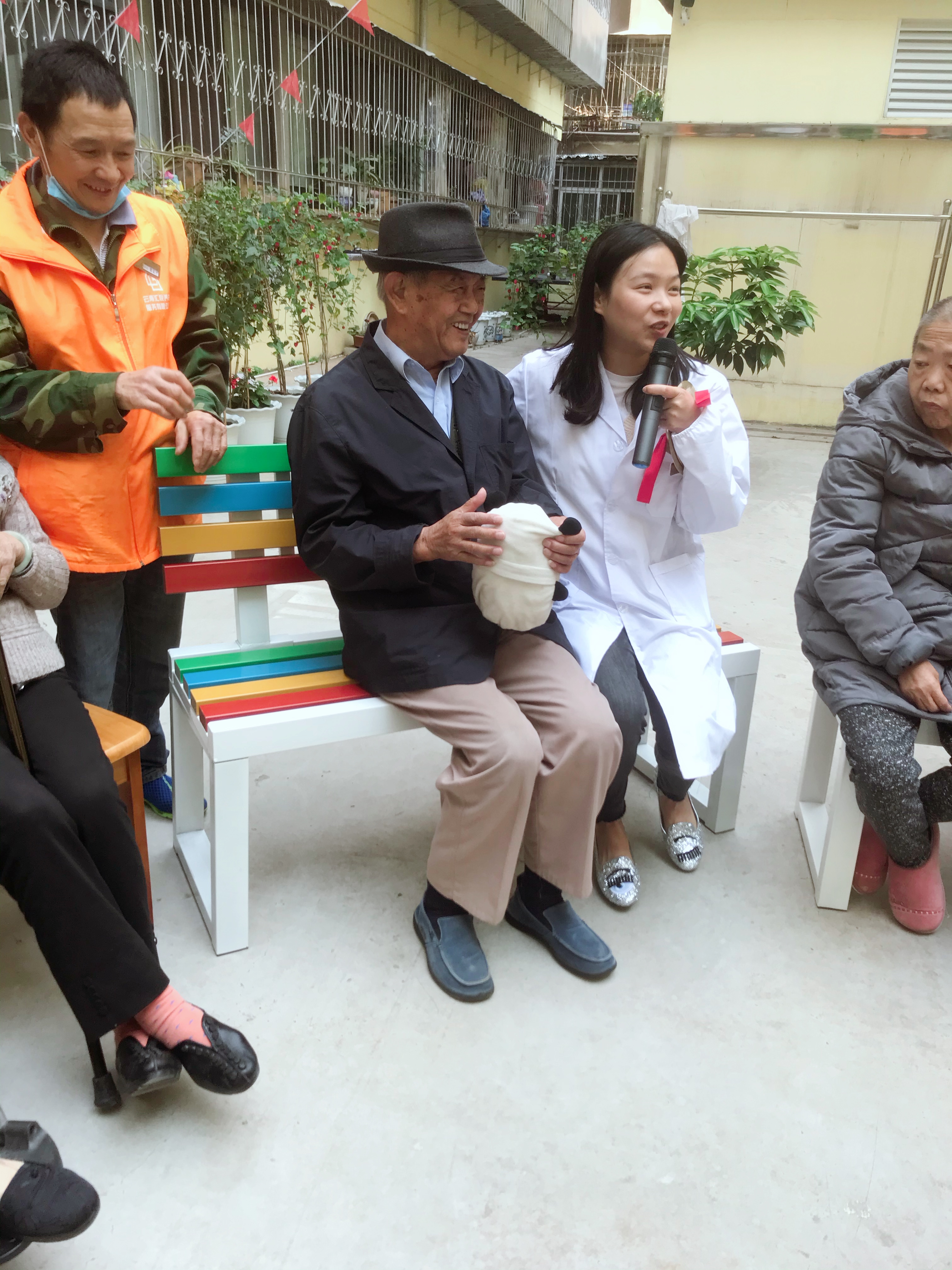 擊鼓傳花游戲